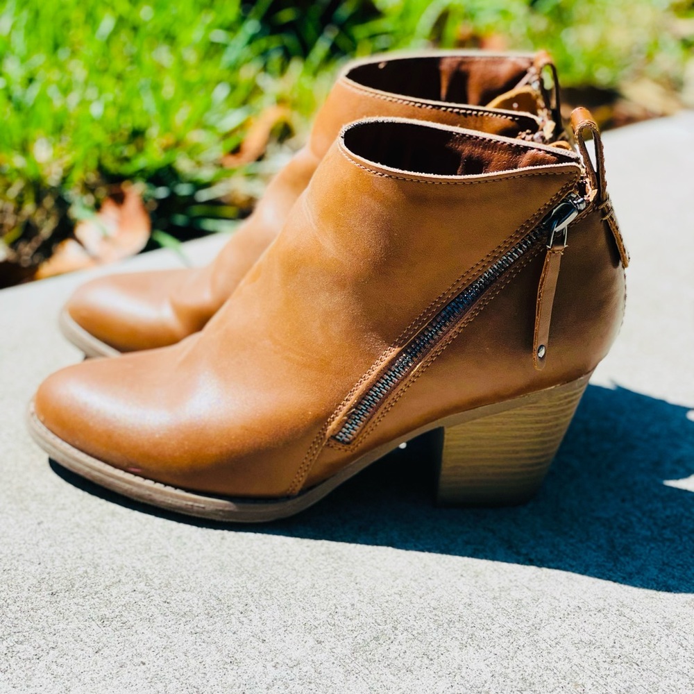 Brown Faux Leather Zip-Up Block Heel Boots